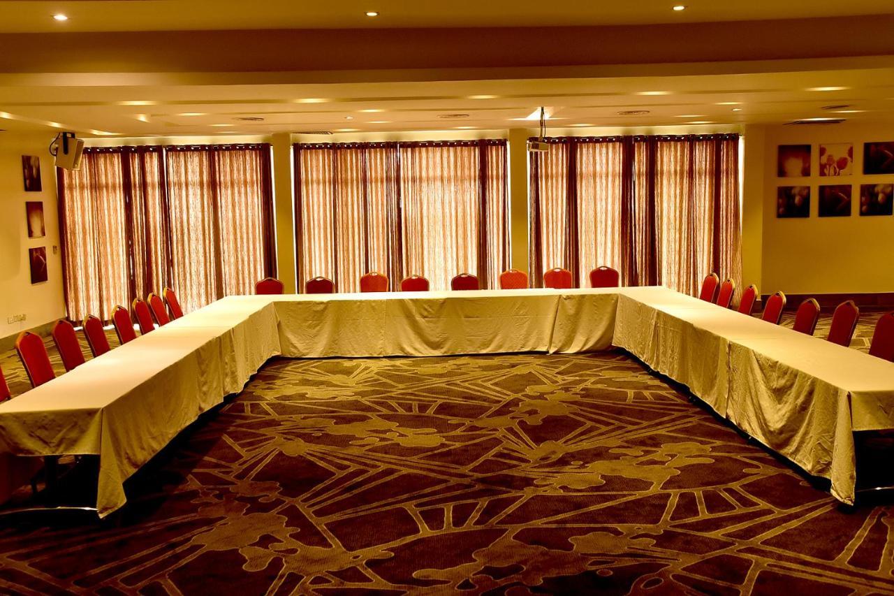Hotel Golden Tulip Ibadan Extérieur photo