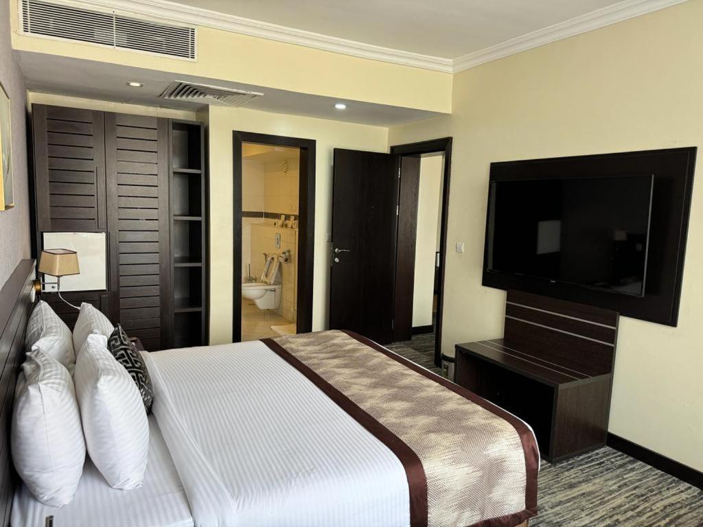 Hotel Golden Tulip Ibadan Extérieur photo