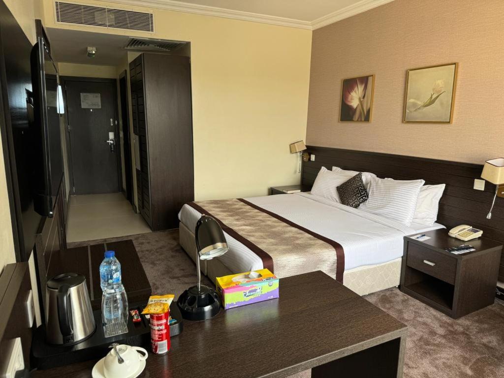 Hotel Golden Tulip Ibadan Extérieur photo