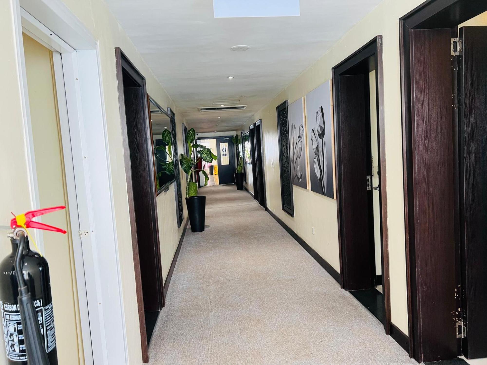 Hotel Golden Tulip Ibadan Extérieur photo