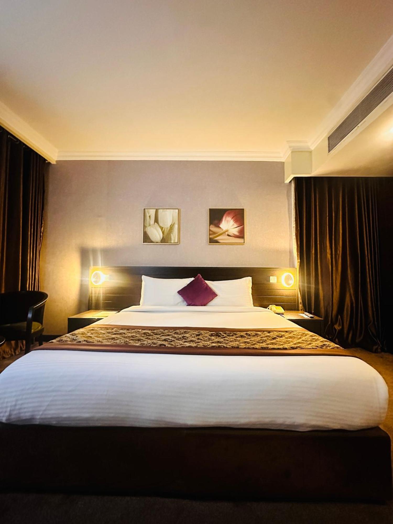 Hotel Golden Tulip Ibadan Extérieur photo