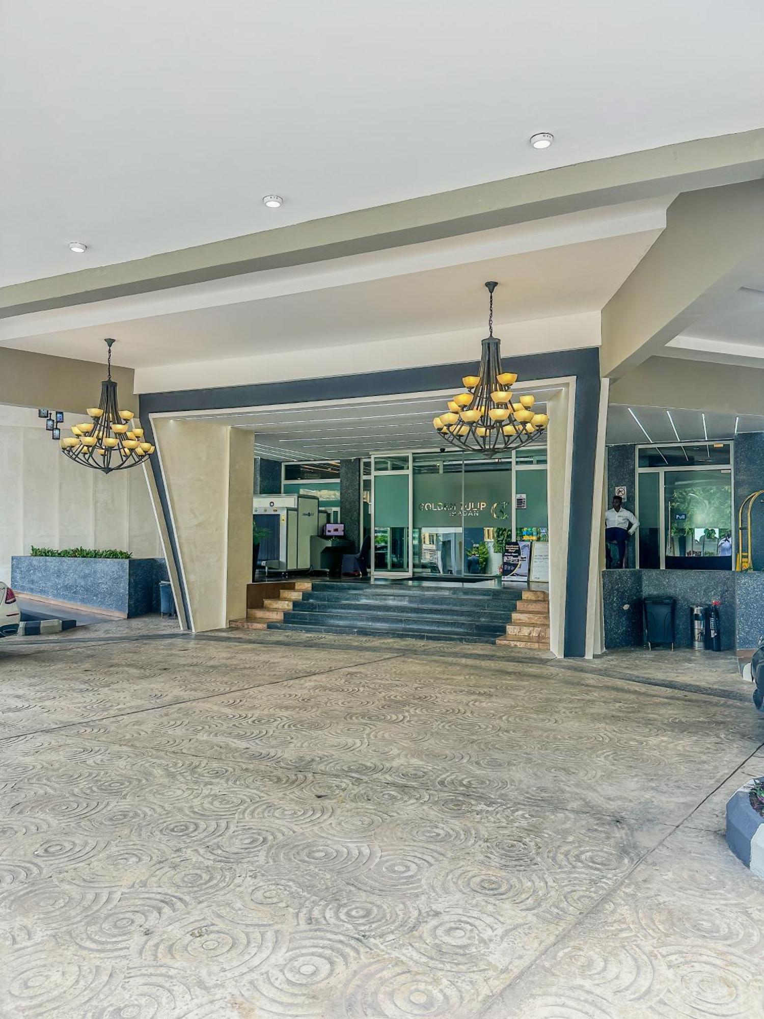 Hotel Golden Tulip Ibadan Extérieur photo