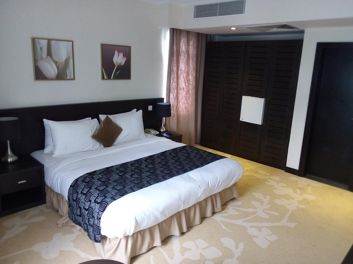 Hotel Golden Tulip Ibadan Extérieur photo