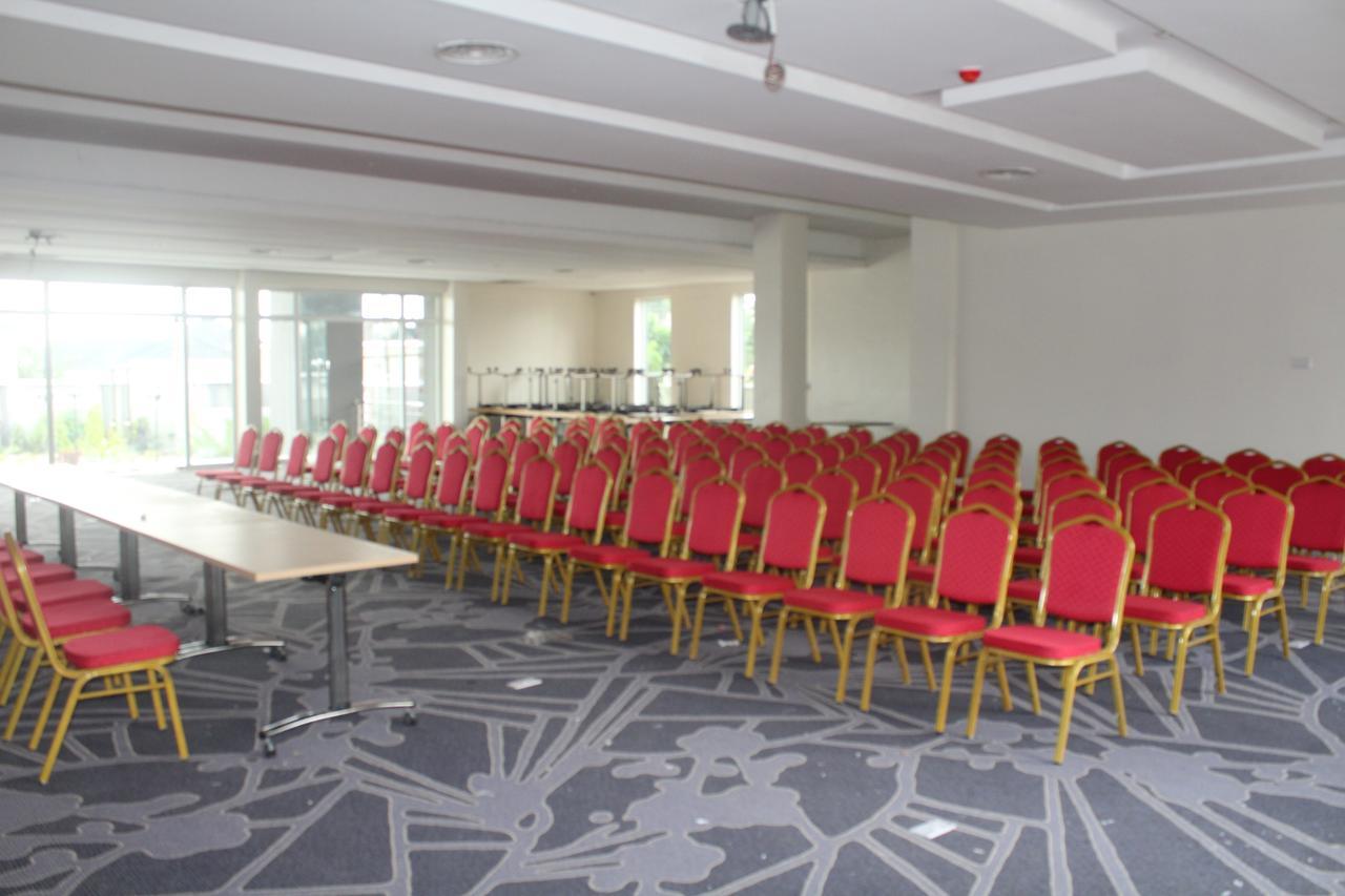 Hotel Golden Tulip Ibadan Extérieur photo